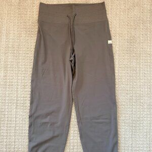 Vuori Women's Daily Jogger - Size M, Gray *LIKE NEW*